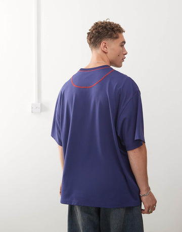 Athletic contrast stitch logo tee