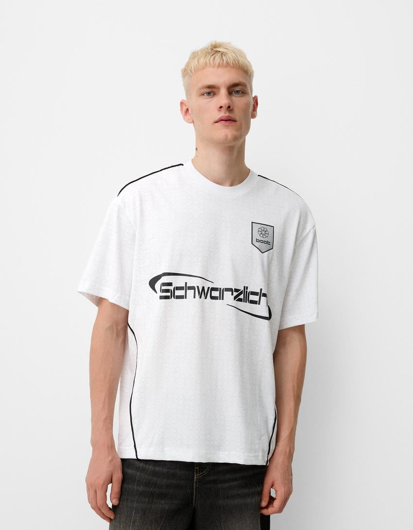 Schwarzlicht badge tee